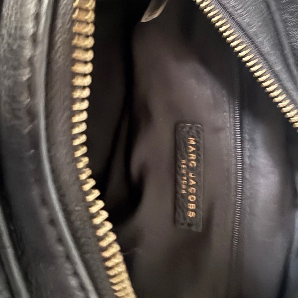 Marc Jacobs Black Pebbled Leather Satchel with Gold Plaque - Picture 4 of 15